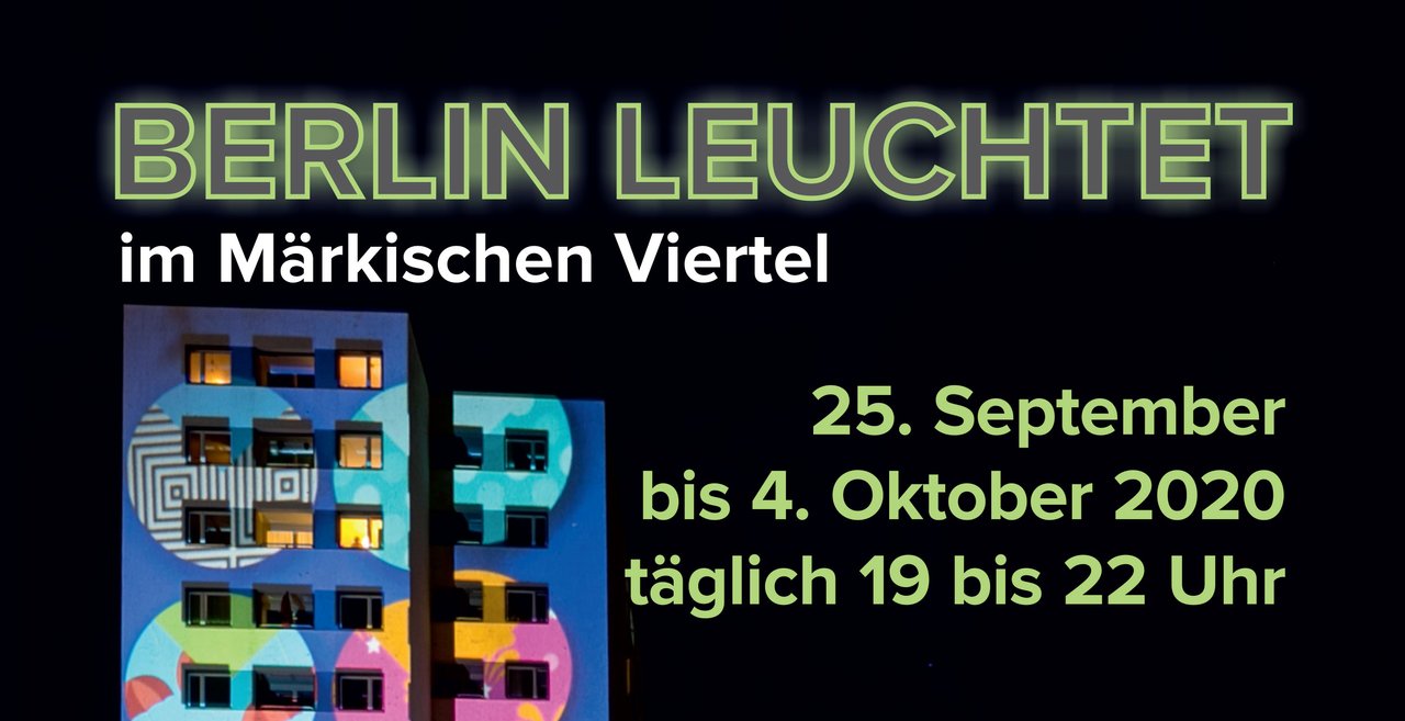 beleuchtetes Hochhausfassade mit Schriftzug Berlin leuchtet im Märkischen Viertel
